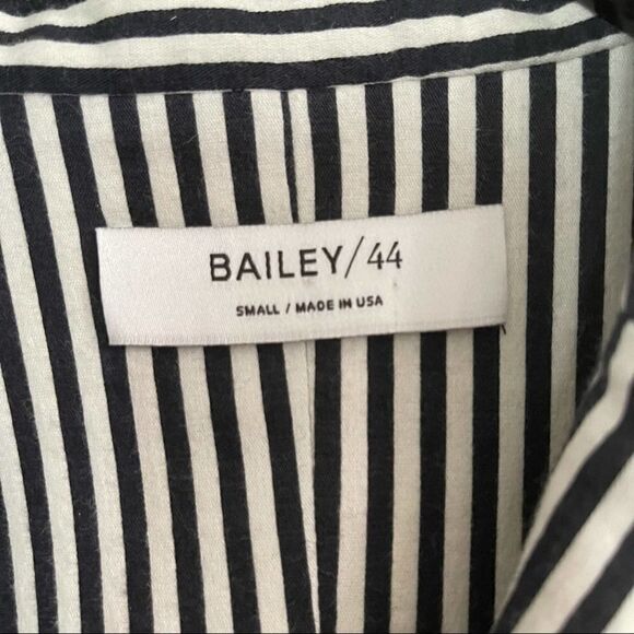 Bailey 44 Gangway Pinstripe Zip Up Blazer Sz Small - Picture 8 of 8